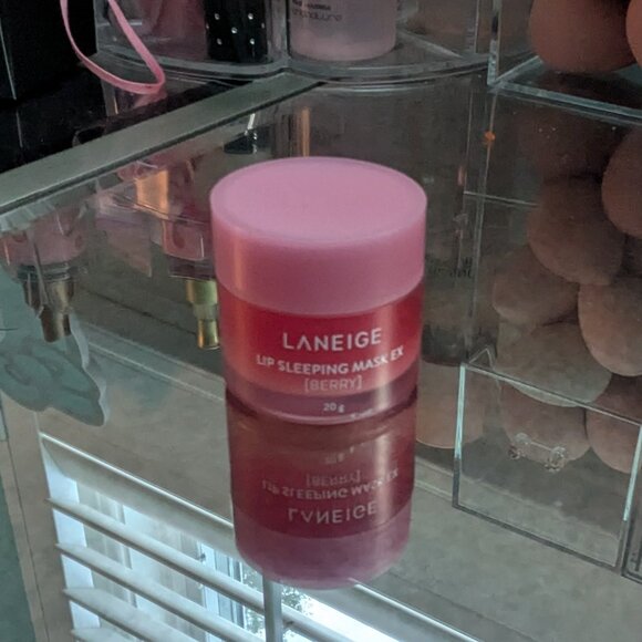 Laneige berry lip sleeping mask - Picture 2 of 3